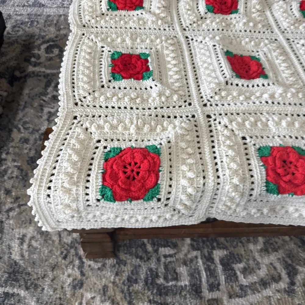 VTG Crocheted Granny Square Afghan Throw Blanket 3D Puffy Red Roses 36